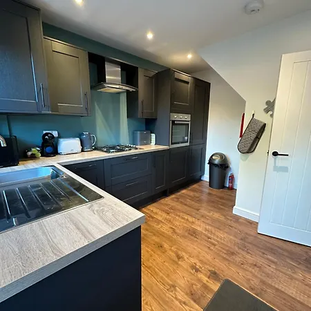 Elwood - Spacious Contemporary Home From Home In Harrogate With Parking Exterior photo