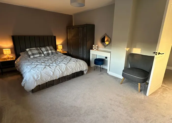 Elwood - Spacious Contemporary Home From Home In Harrogate With Parking